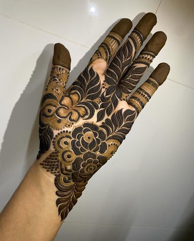 Cute royal mehndi design Cute royal mehndi design