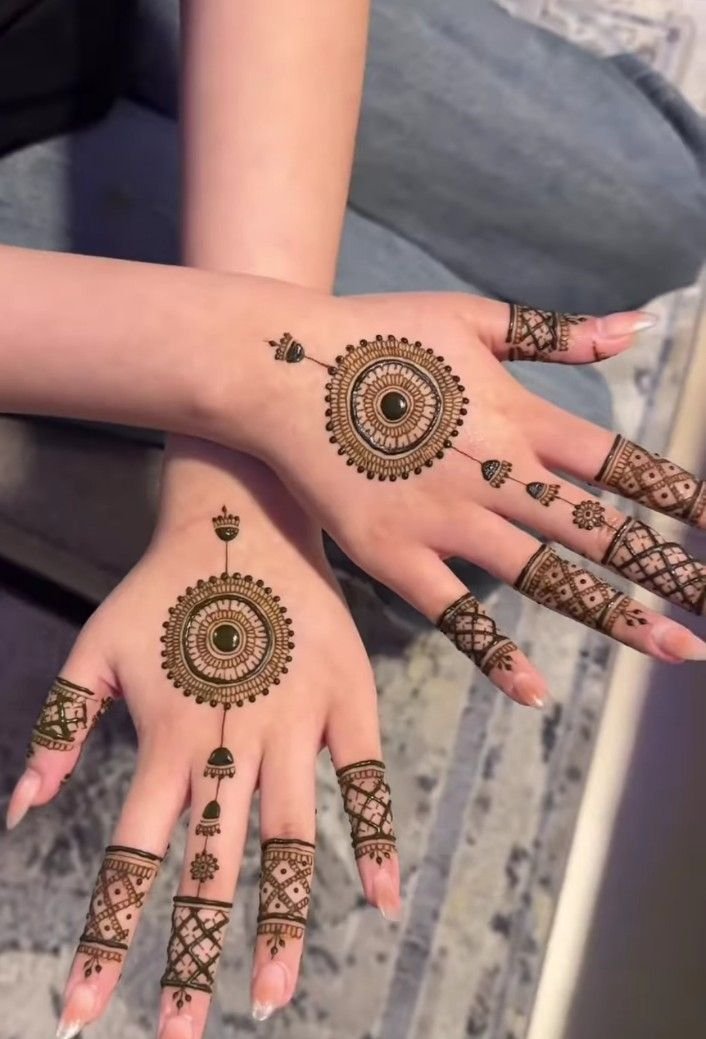bold circle mehndi bold circle mehndi
