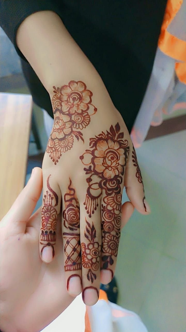 bride back hand mehndi image bride back hand mehndi image