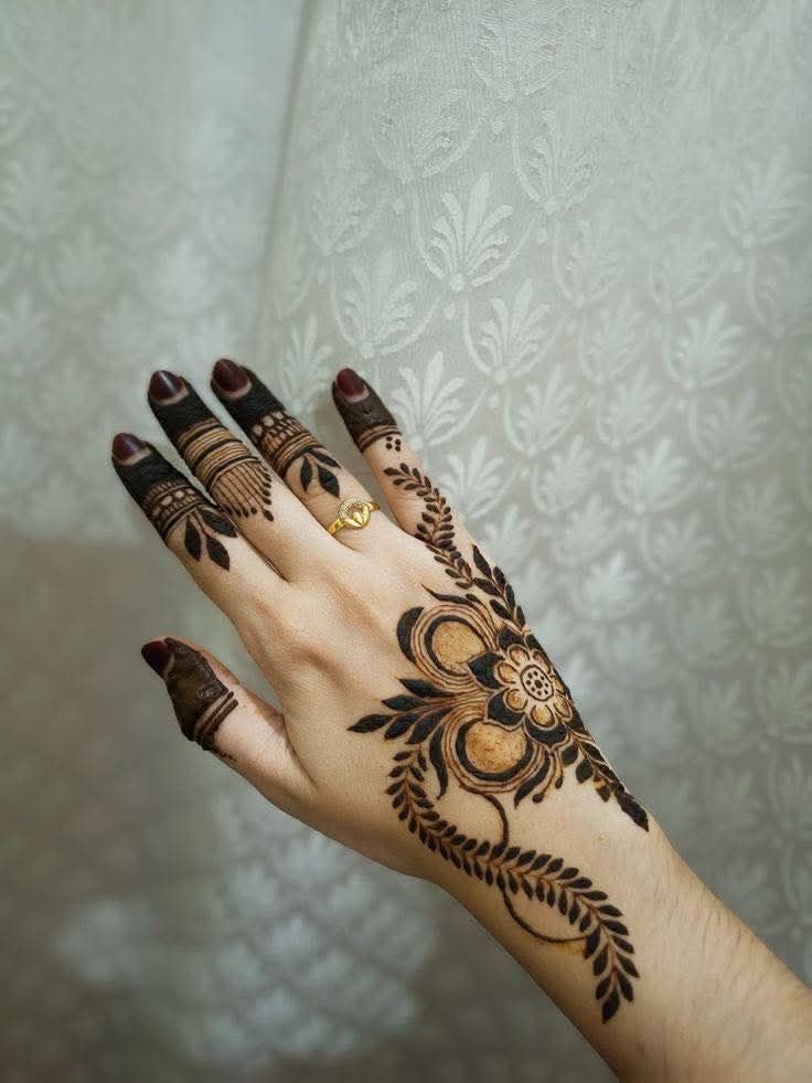 dark back hand mehndi dark back hand mehndi