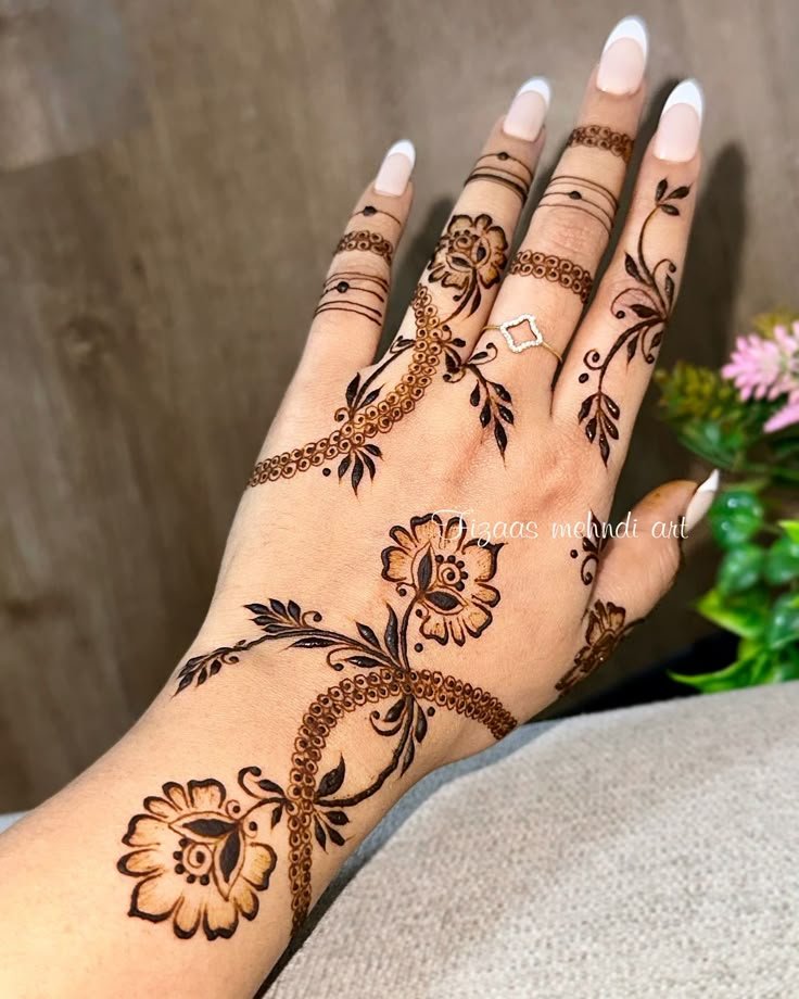 easy party mehndi design