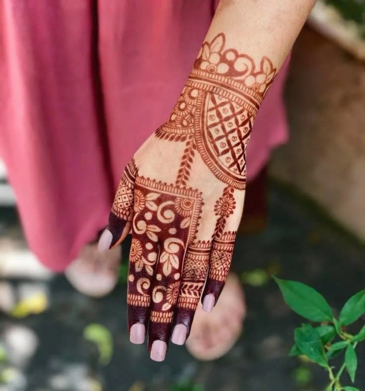 full hand back mehndi latest full hand back mehndi latest