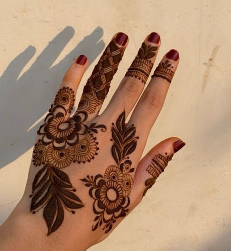 heavy dulhan back hand mehndi heavy dulhan back hand mehndi