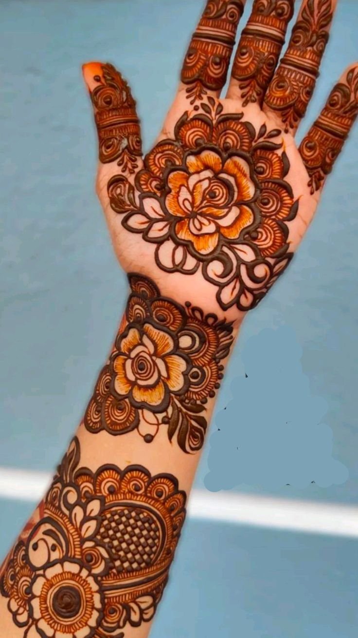 perfect royal mehndi for bride perfect royal mehndi for bride