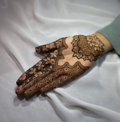 stylish minimal mehndi stylish minimal mehndi